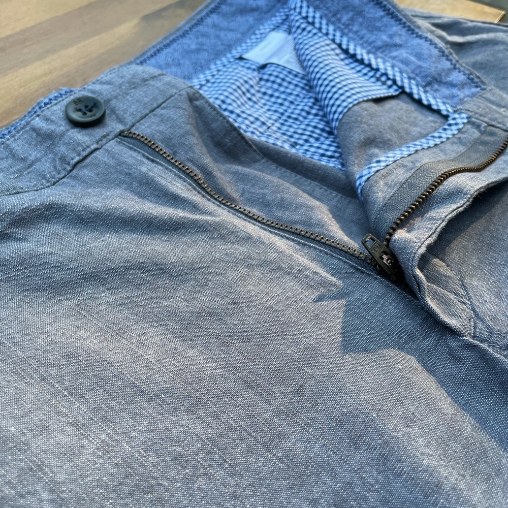 Banana Republic “Aiden” Shorts - Picture 4 of 8